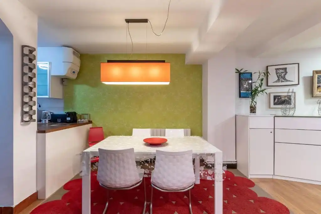Comedor de Piso en venta en Bilbao  con Calefacción, Parquet y Amueblado
