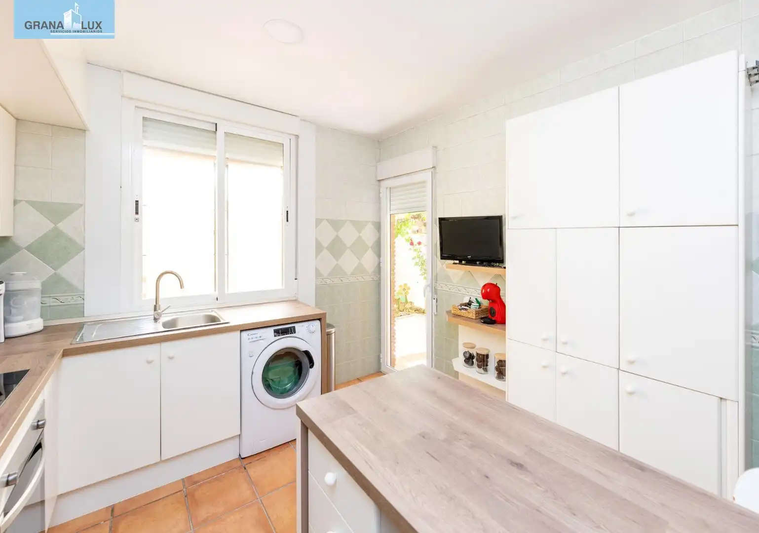 Terraced house with pool for sale in Calle de José Riquelme, imagen 11