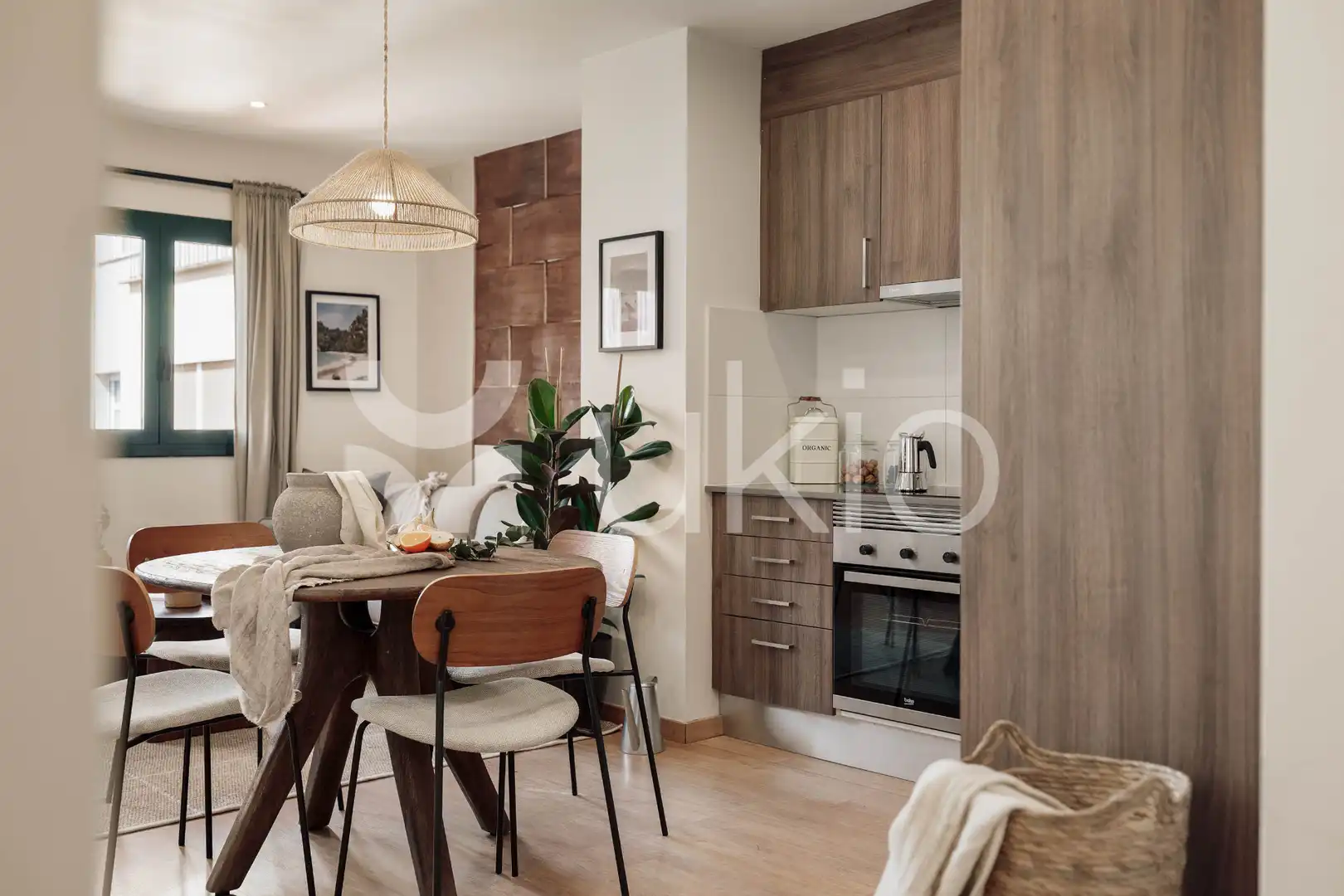 Cuina de Apartament de lloguer en Barcelona amb Aire condicionat, Calefacció i Moblat
