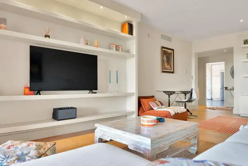 Wohnzimmer von Dachboden zur Miete in Marbella mit Klimaanlage, Terrasse und Schwimmbad