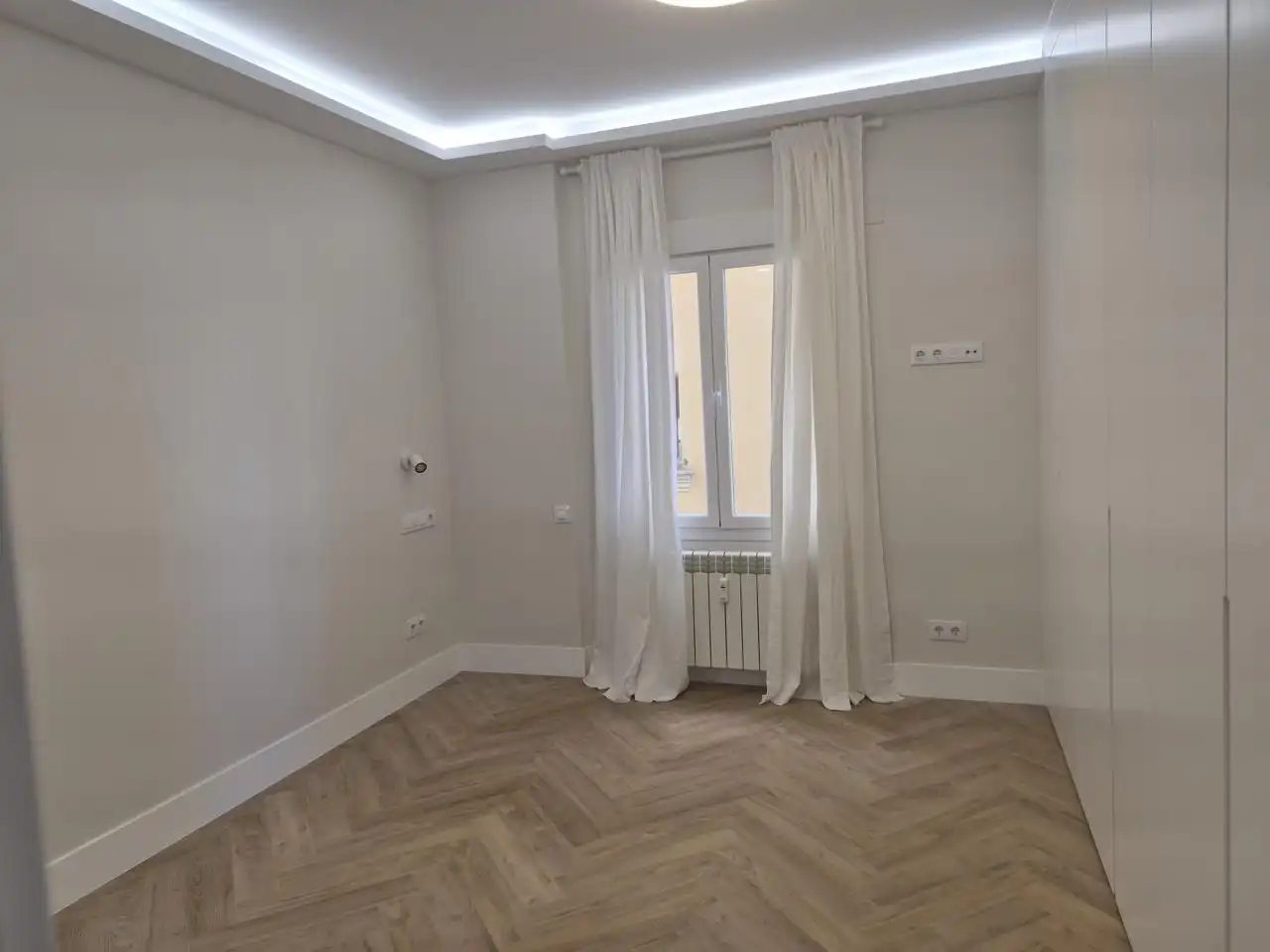 Habitación de Piso en venta en Madrid con Aire acondicionado y Calefacción