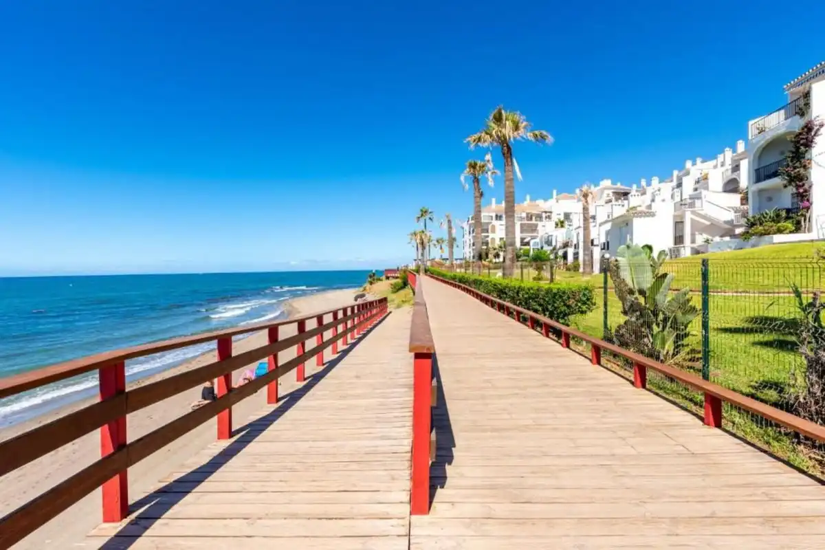 Außenansicht von Erdgeschoss zum Verkauf in Mijas mit Klimaanlage, Heizung und Terrasse