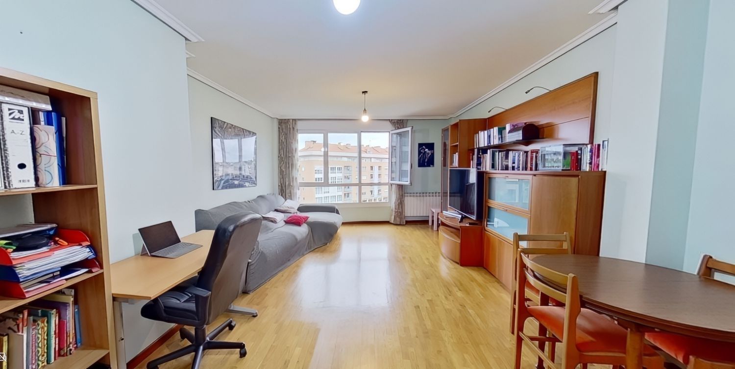 Living room of Flat for sale in Vitoria - Gasteiz  with Heating, Parquet flooring and Storage room