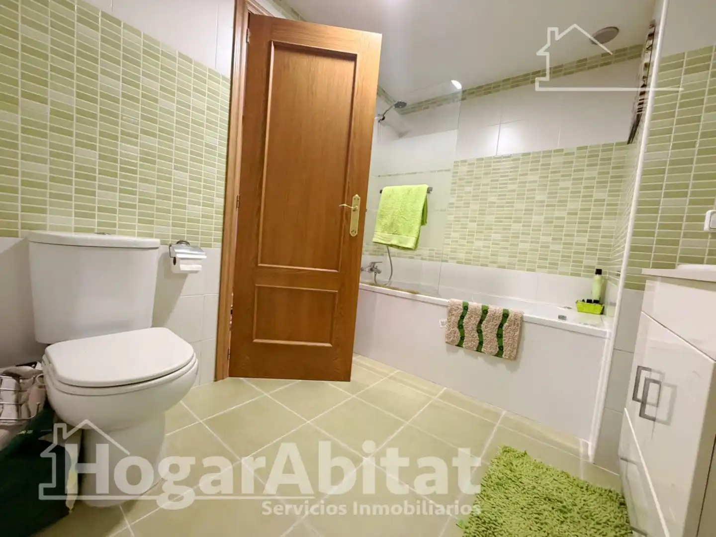 Badezimmer von Dachboden zum Verkauf in Vilamarxant mit Klimaanlage und Terrasse