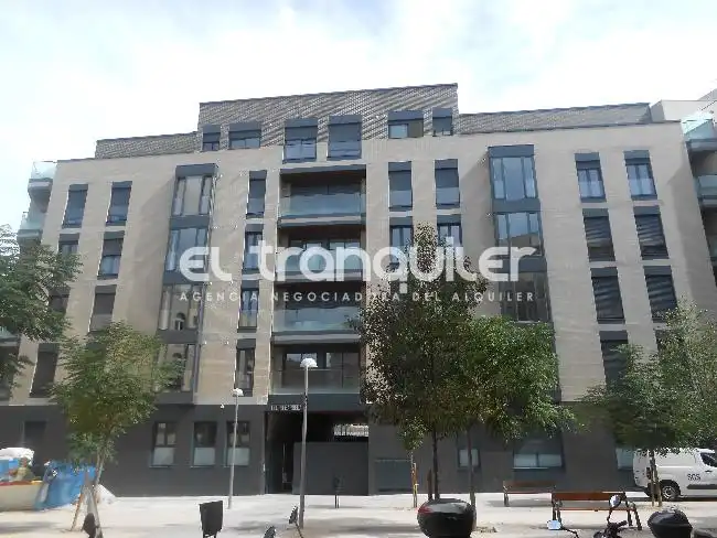 Vista exterior de Pis de lloguer en Madrid amb Aire condicionat, Terrassa i Piscina