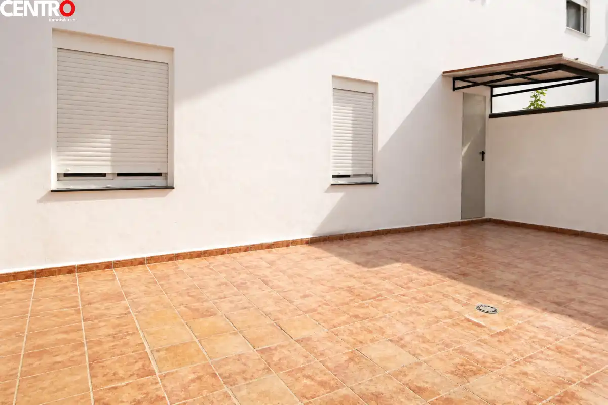 Pis amb piscina en venda a Camino viejo de Guejar