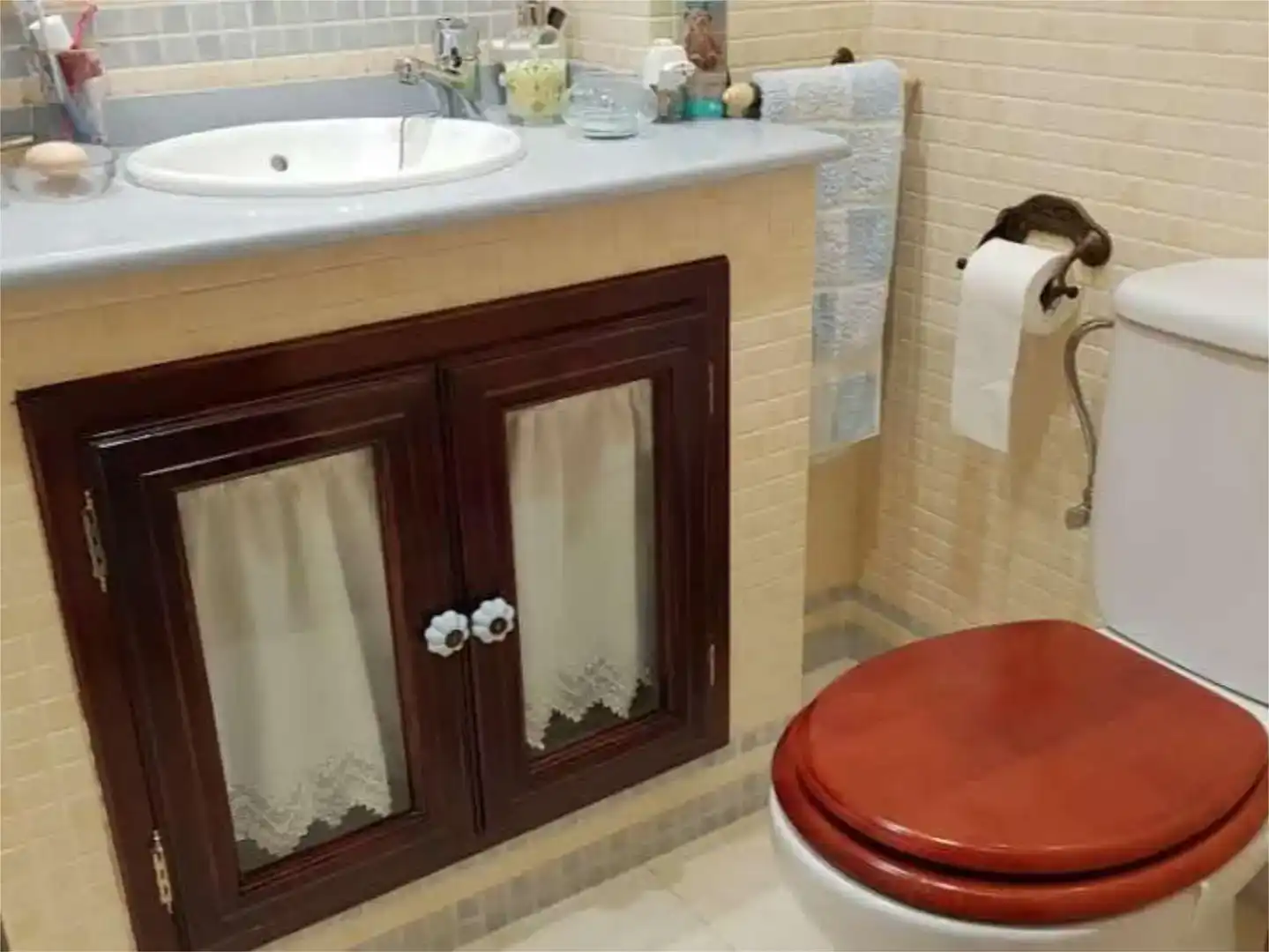 Bathroom of Flat for sale in Utrera  with Air Conditioner and Balcony