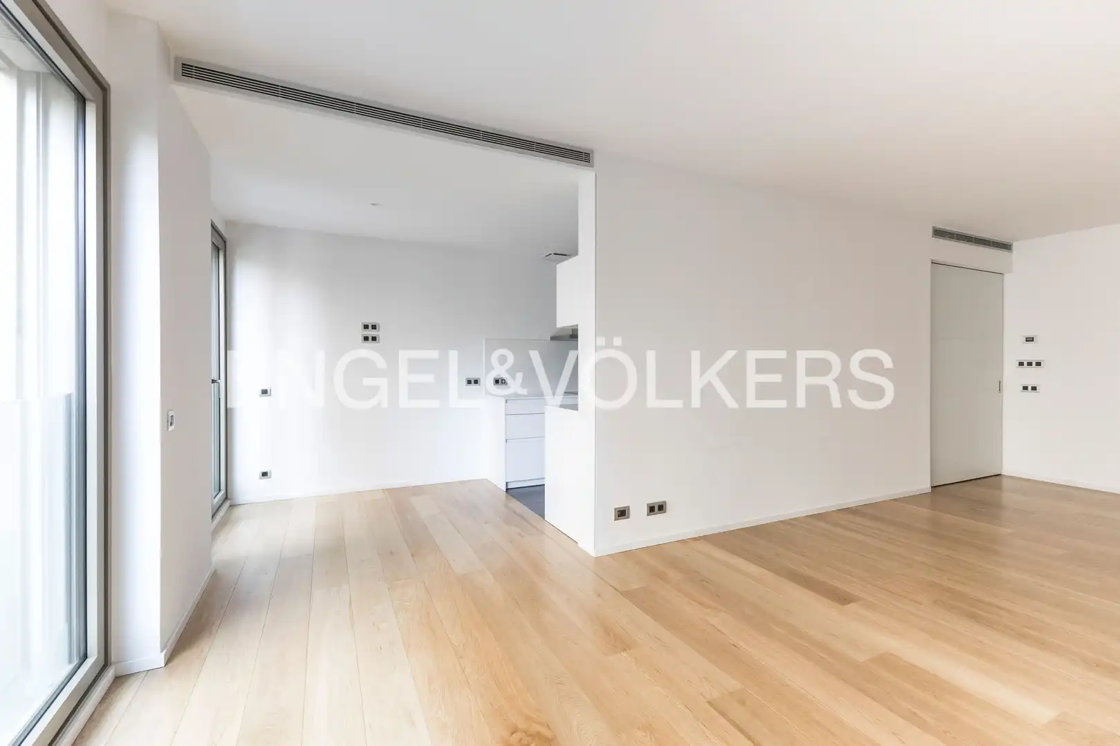 Living room of Flat for rent in Madrid  with Air Conditioner, Heating and Storage room