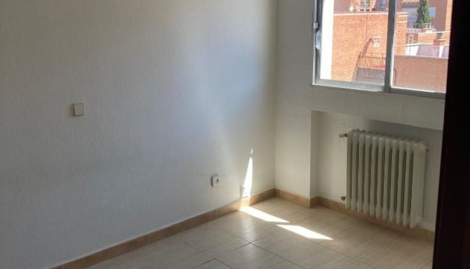 Piso de alquiler en Valdezarza - Imagen 3