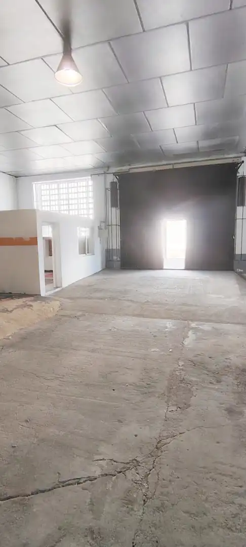 Fabrikhallen zur Miete in Villares de la Reina