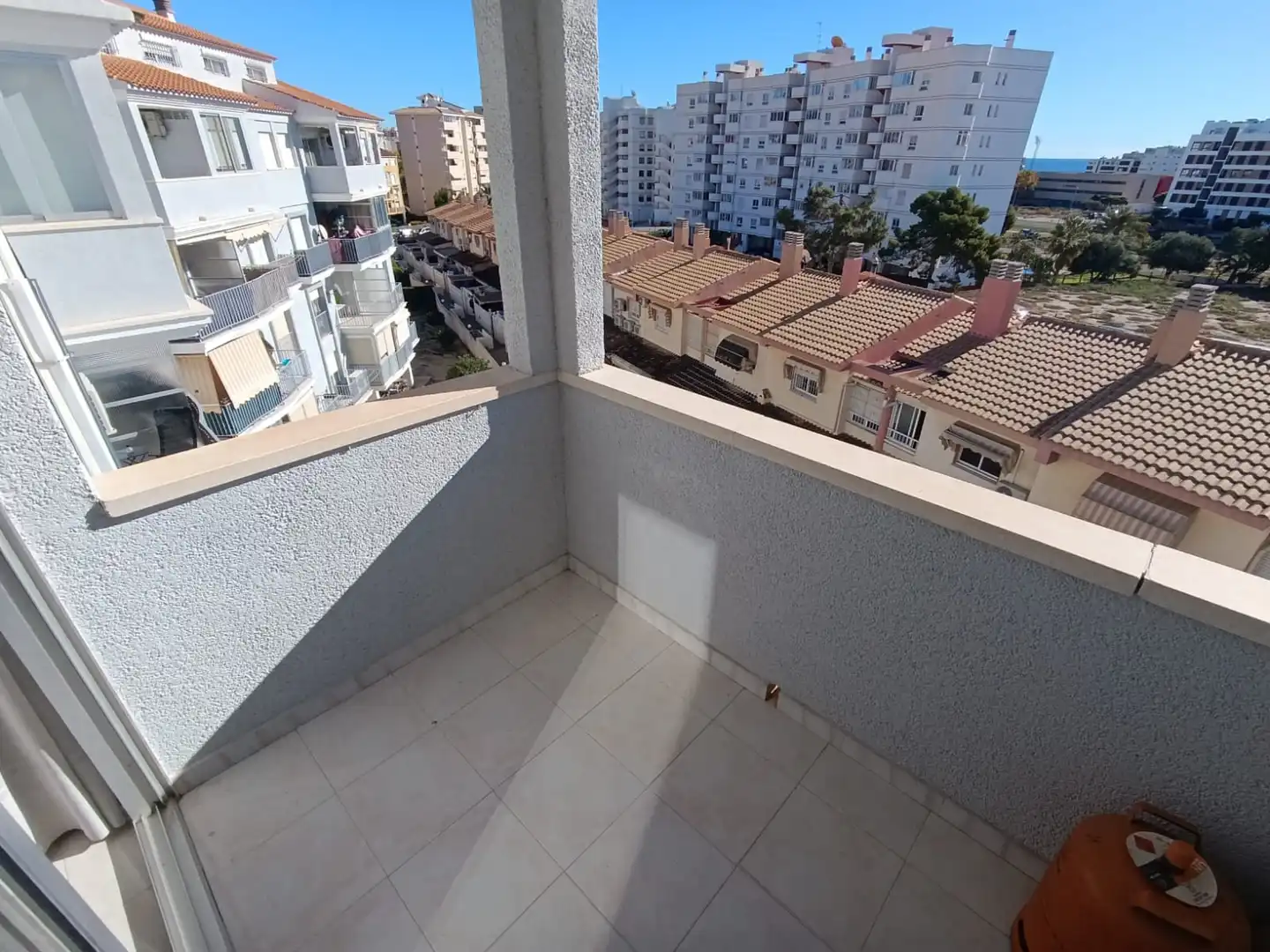 Terrassa de Dúplex en venda en Villajoyosa / La Vila Joiosa amb Balcó, Alarma i Piscina comunitària