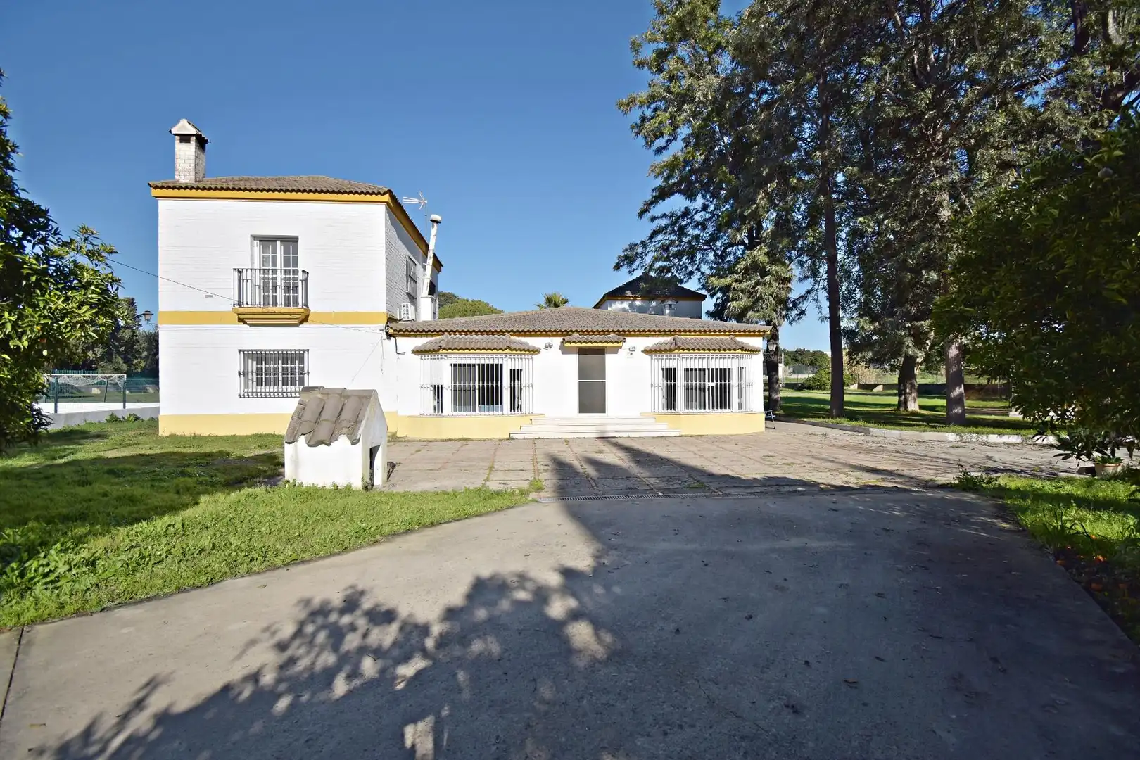 Exterior view of Country homes for sale in Jerez de la Frontera  with Air Conditioner, Private garden and Storage room