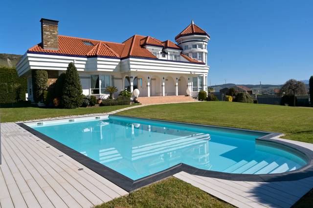 Casa-chalet en Venta en C/ La Concha en Suances