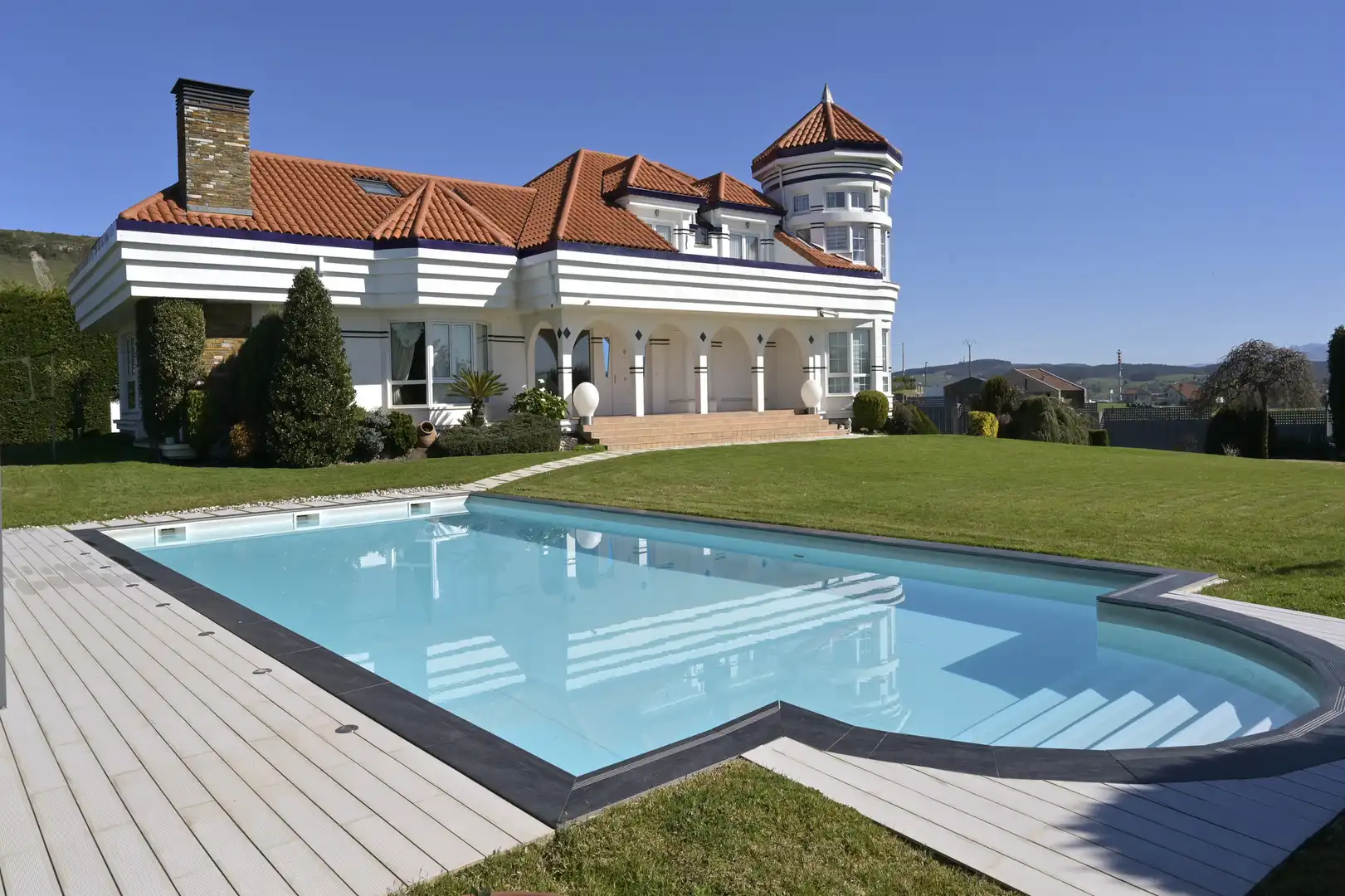 Casa amb piscina en venda a C/ La Concha