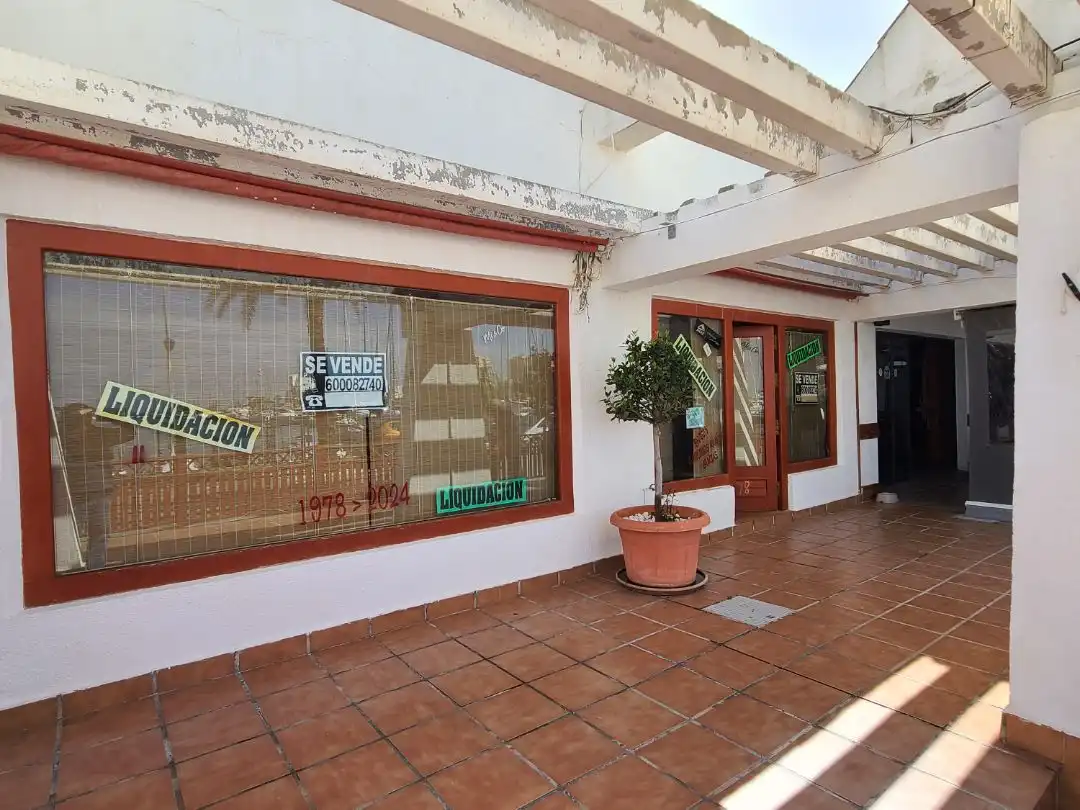 Local en venda en La Manga del Mar Menor amb Aire condicionat, Calefacció i Terrassa