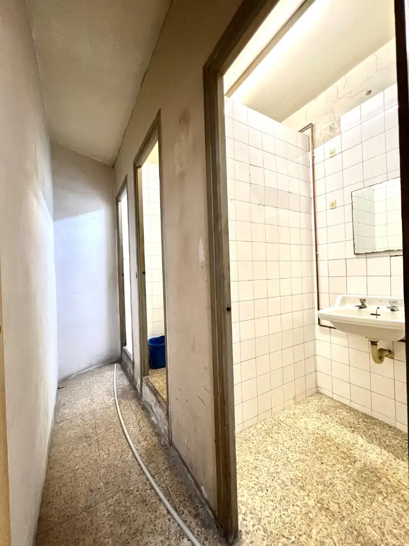 Baño de Local en venta en Barcelona