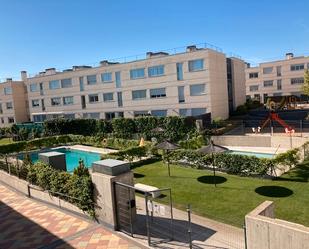 Exterior view of Flat to rent in Las Rozas de Madrid  with Heating, Storage room and Oven