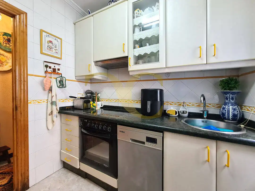 Cocina de Piso en venta en Ribadesella con Calefacción y Trastero