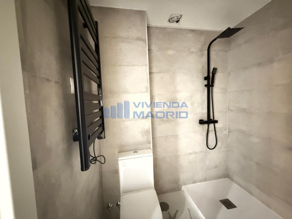 Bany de Pis en venda en  Madrid Capital