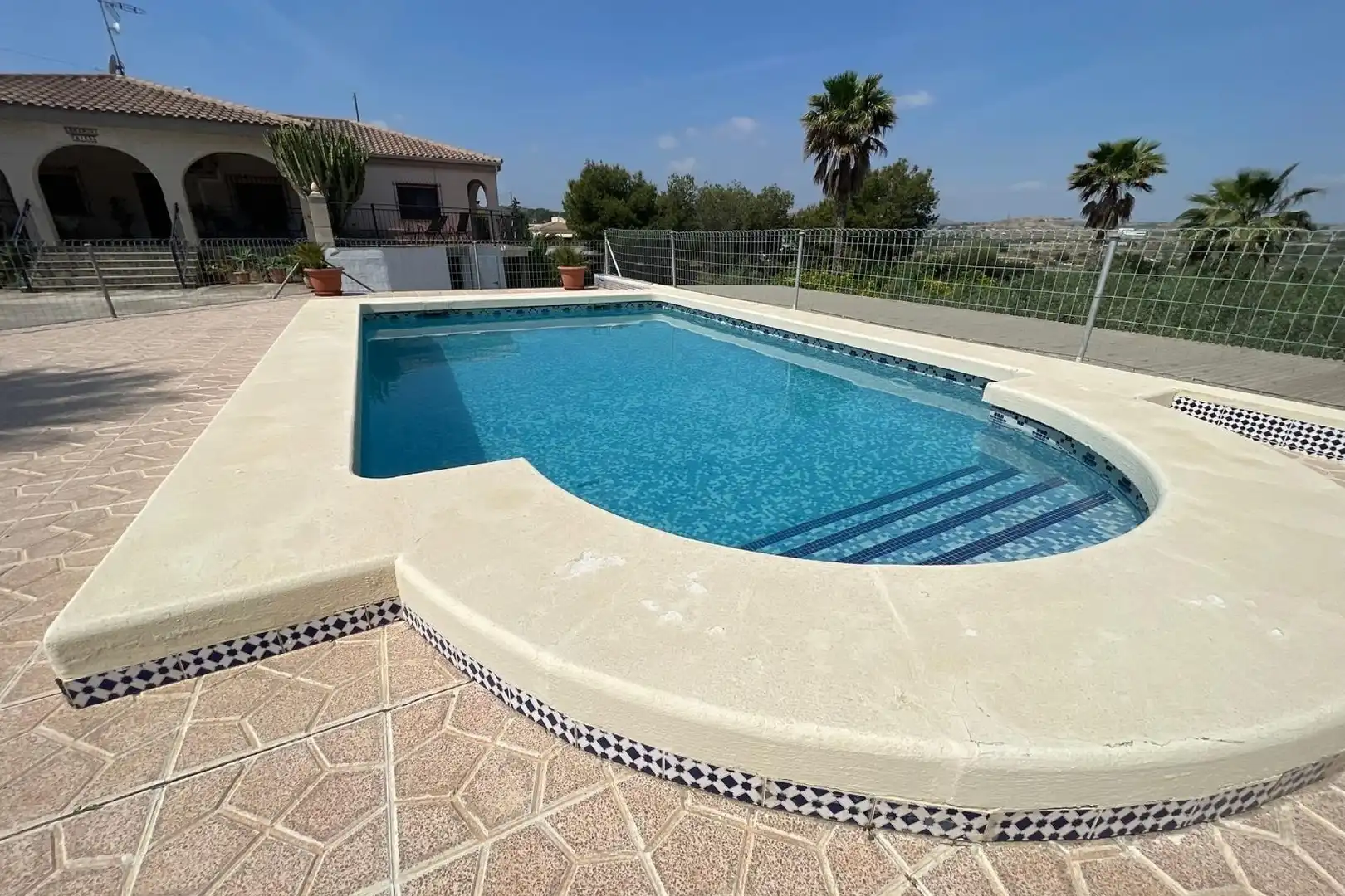 Piscina de Casa o xalet en venda en Elche / Elx amb Aire condicionat, Calefacció i Jardí privat