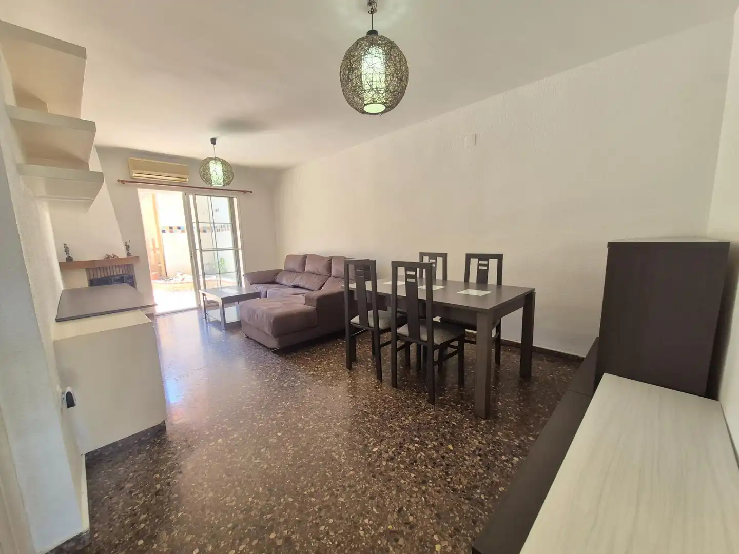 Sala de estar de Casa adosada de alquiler en Manises con Aire acondicionado, Terraza y Amueblado