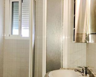 Bathroom of Flat to rent in  Sevilla Capital  with Furnished