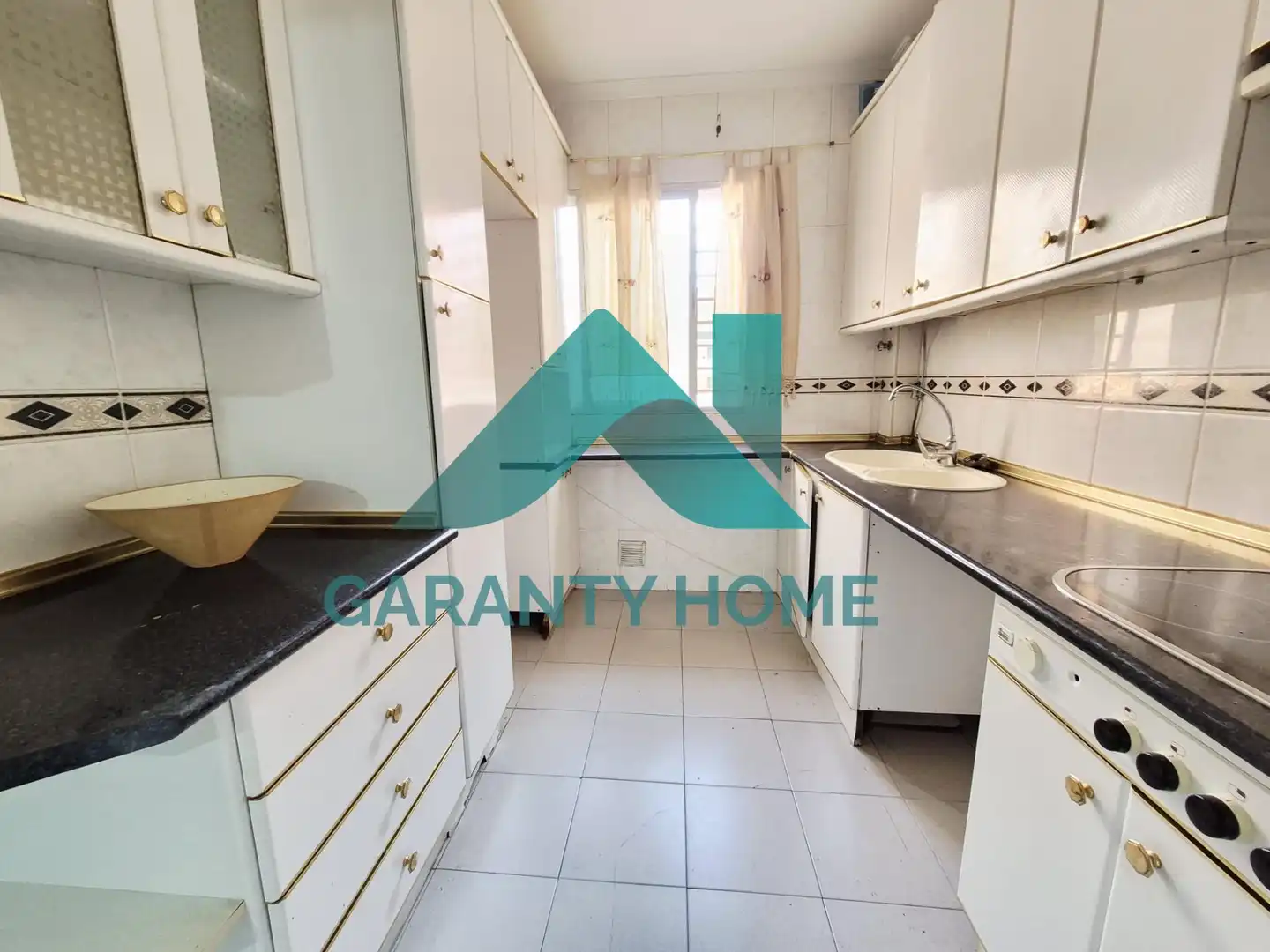 Cuina de Apartament en venda en Cáceres amb Aire condicionat i Moblat