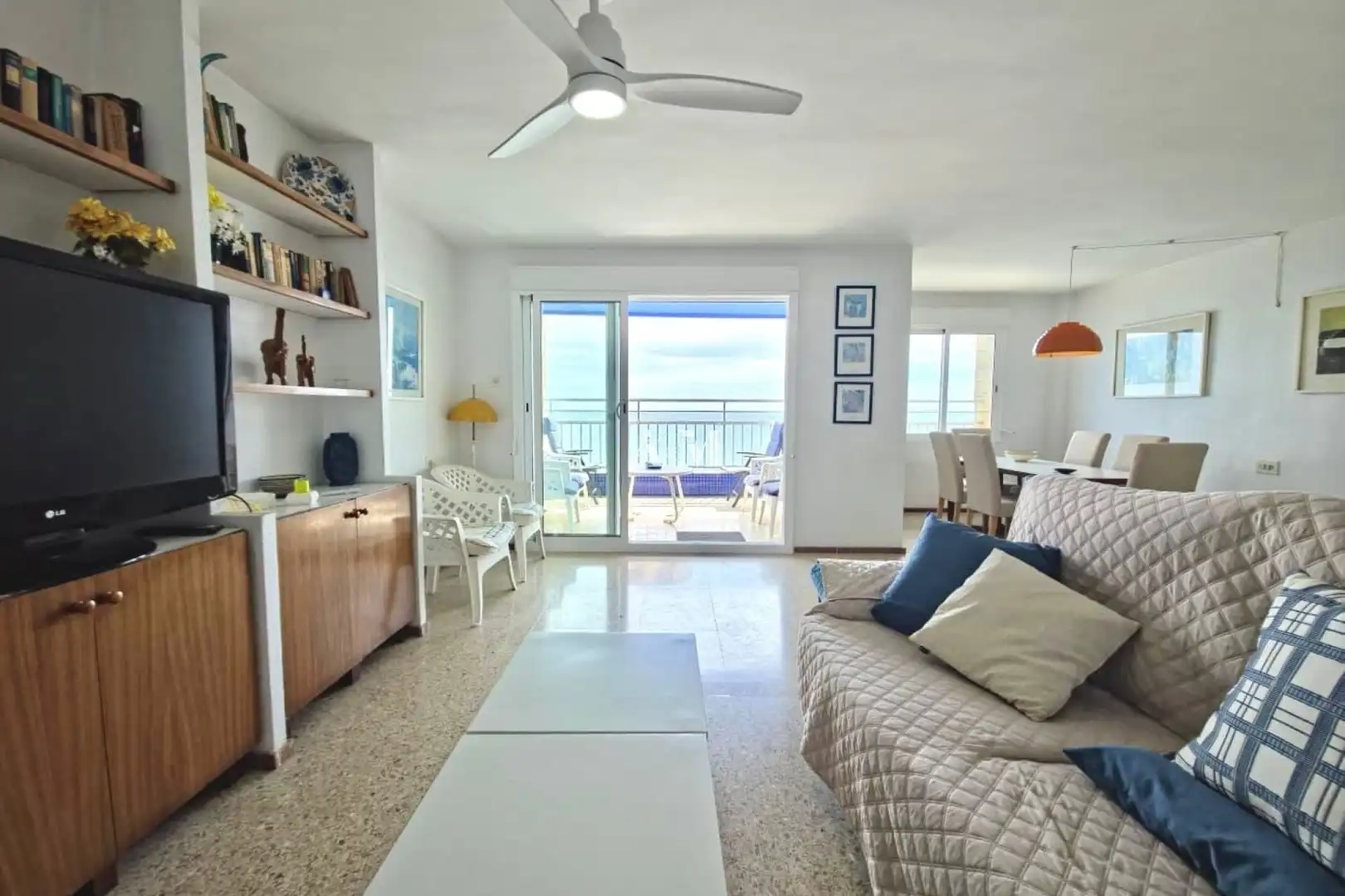 Sala de estar de Piso de alquiler en Torrevieja con Aire acondicionado, Calefacción y Terraza