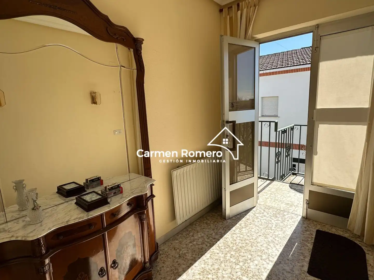 Vista exterior de Casa o chalet en venta en Encinas de Abajo con Calefacción, Terraza y Amueblado
