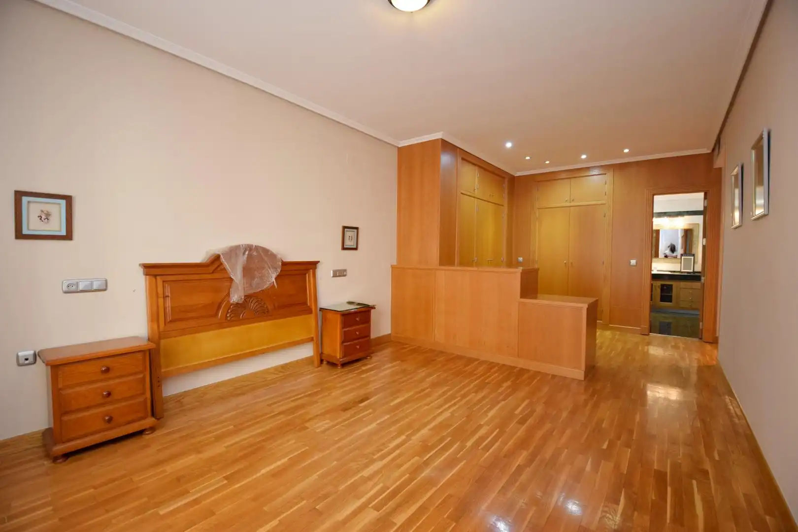 Wohnung zum Verkauf in El Ejido mit Klimaanlage, Heizung und Parkett