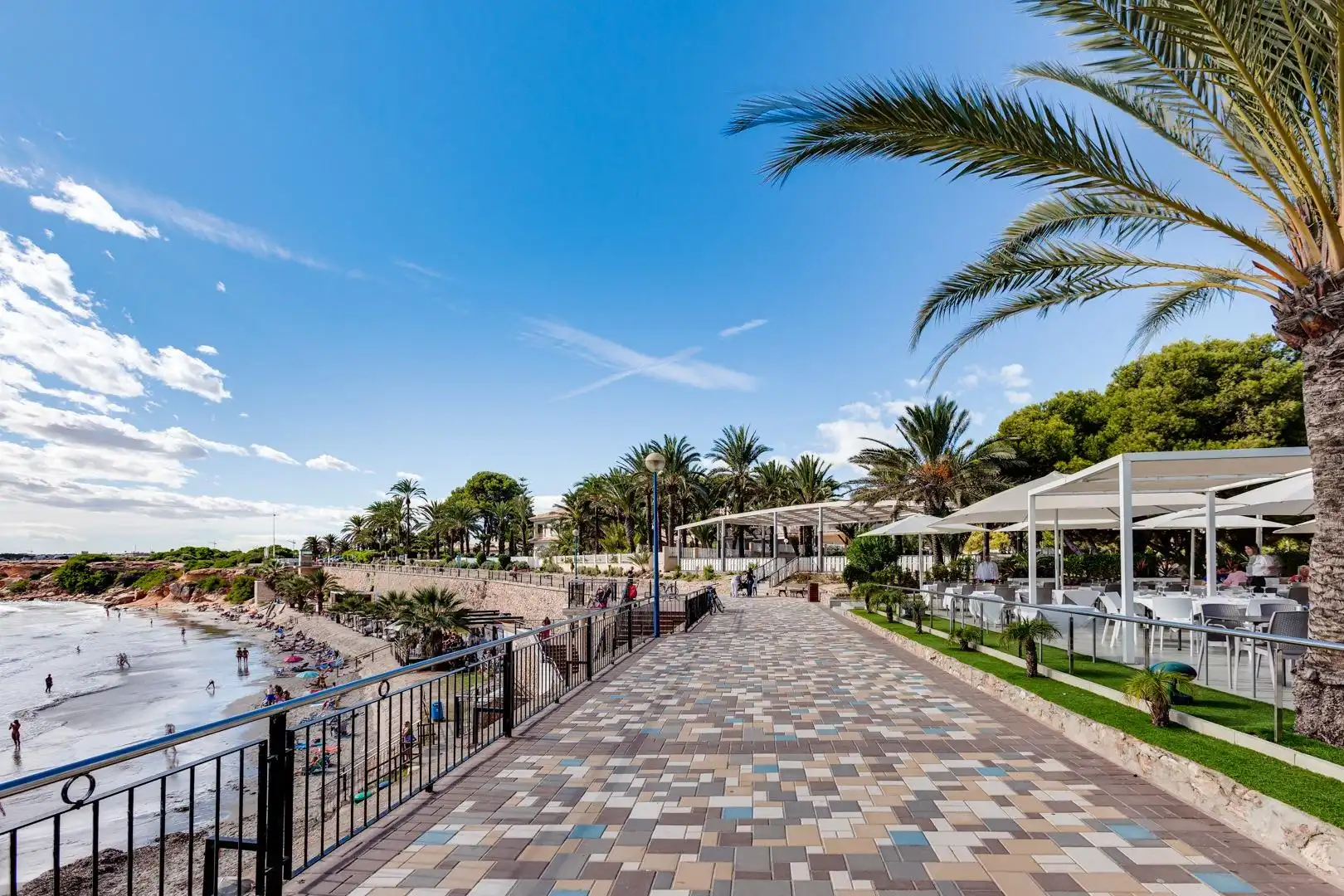 Vista exterior de Casa o chalet en venta en Torrevieja con Aire acondicionado, Jardín privado y Terraza