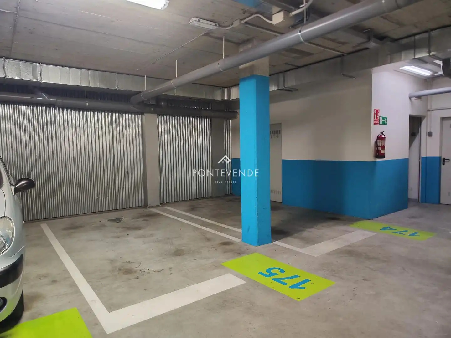 Parkplatz von Dachboden zur Miete in Pontevedra Capital  mit Heizung, Parkett und Terrasse