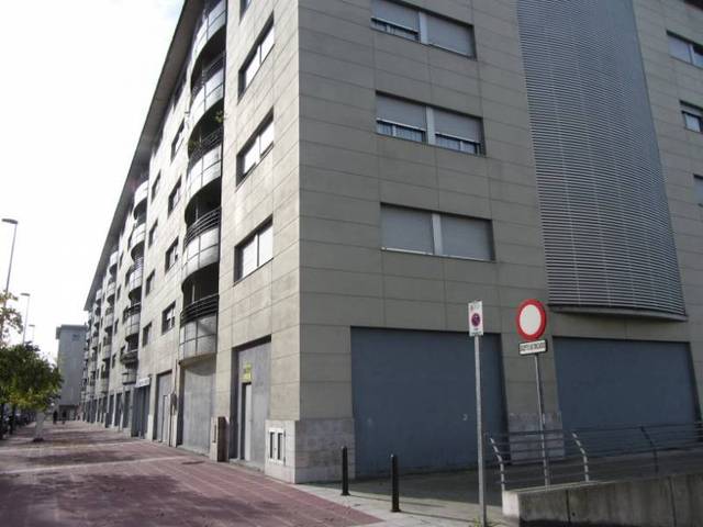 Local comercial en Alquiler en Peñacastillo - Nueva Montaña