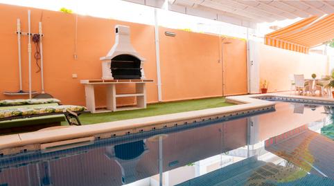 Foto 2 de Casa adosada en venda a Calle Ulises, Colores -  Entreparques,  Sevilla Capital