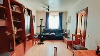 Sala d'estar de Pis en venda en Pineda de Mar amb Aire condicionat, Calefacció i Moblat