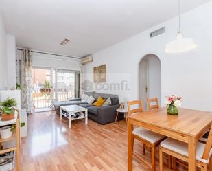 Exterior view of Flat for sale in  Barcelona Capital  with Air Conditioner and Balcony