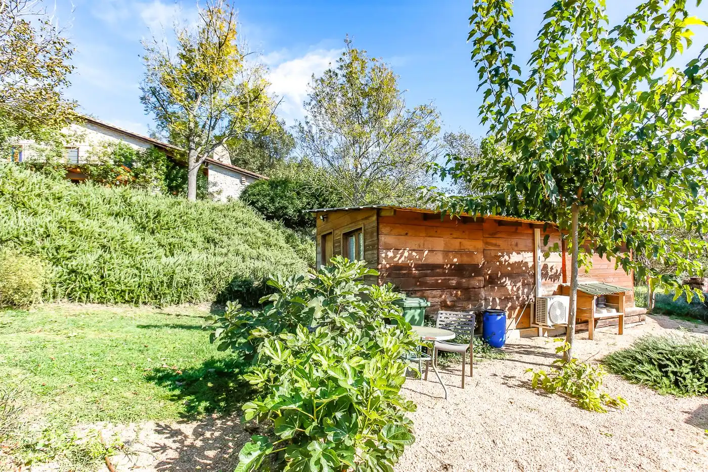 Garden of Country homes for sale in Montagut i Oix  with Private garden, Terrace and Swimming Pool