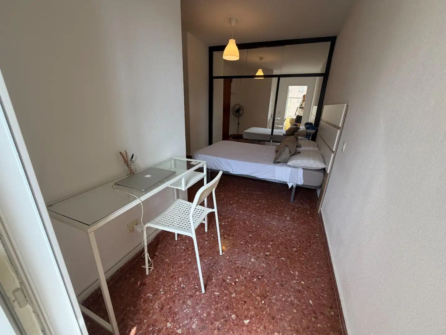 Habitación de Piso para compartir en Valencia con Aire acondicionado, Trastero y Amueblado