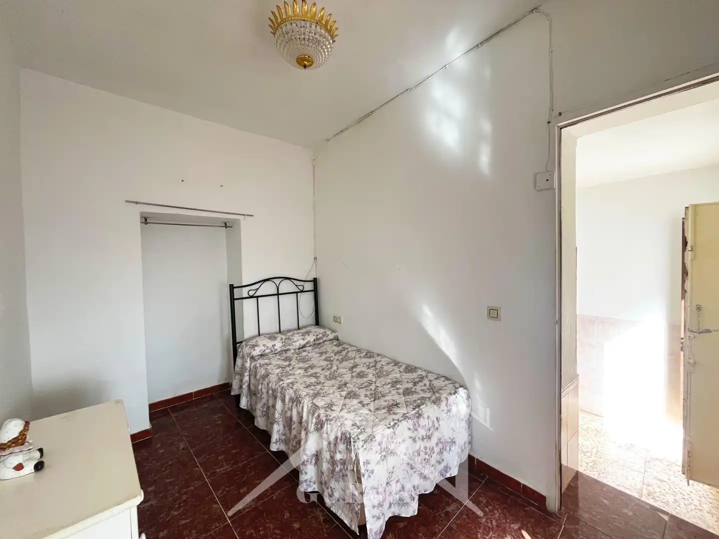Habitación de Casa adosada en venta en Almadén de la Plata con Aire acondicionado, Terraza y Trastero
