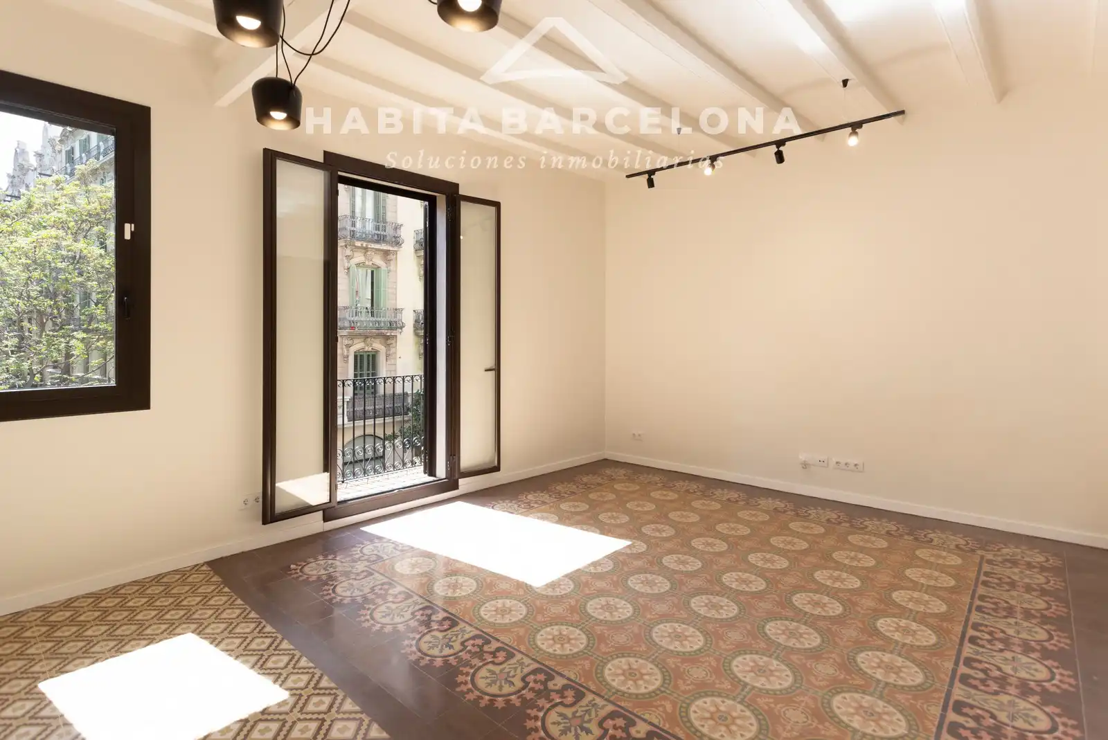 Vista exterior de Piso en venta en Barcelona con Aire acondicionado, Calefacción y Parquet