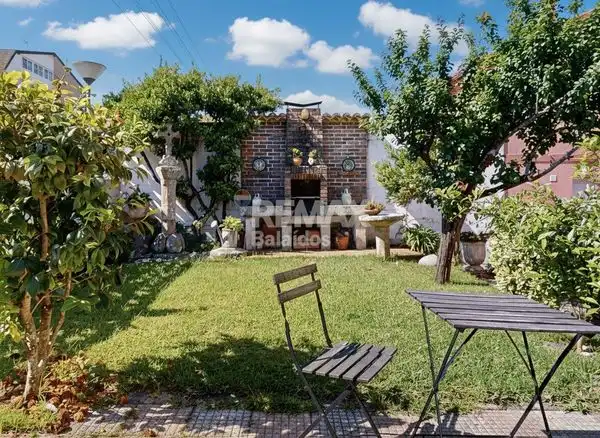 Jardí de Casa o xalet en venda en Nigrán amb Calefacció, Jardí privat i Parquet