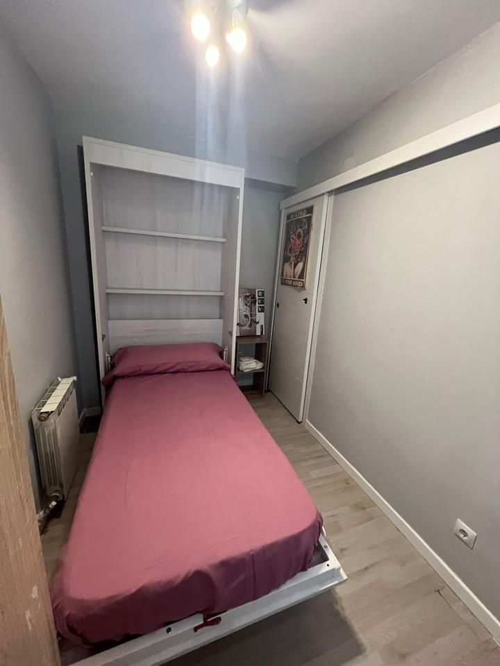 Bedroom of Planta baja to share in  Madrid Capital