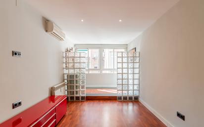 Flat for sale in  Madrid Capital  with Heating