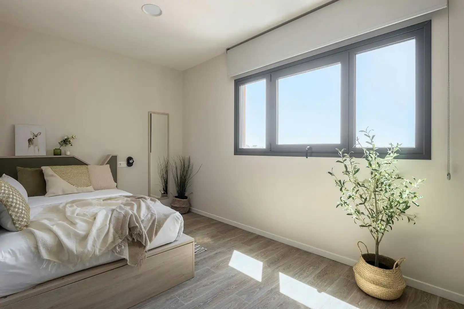 Schlafzimmer von Gebäude zur Miete in Sevilla