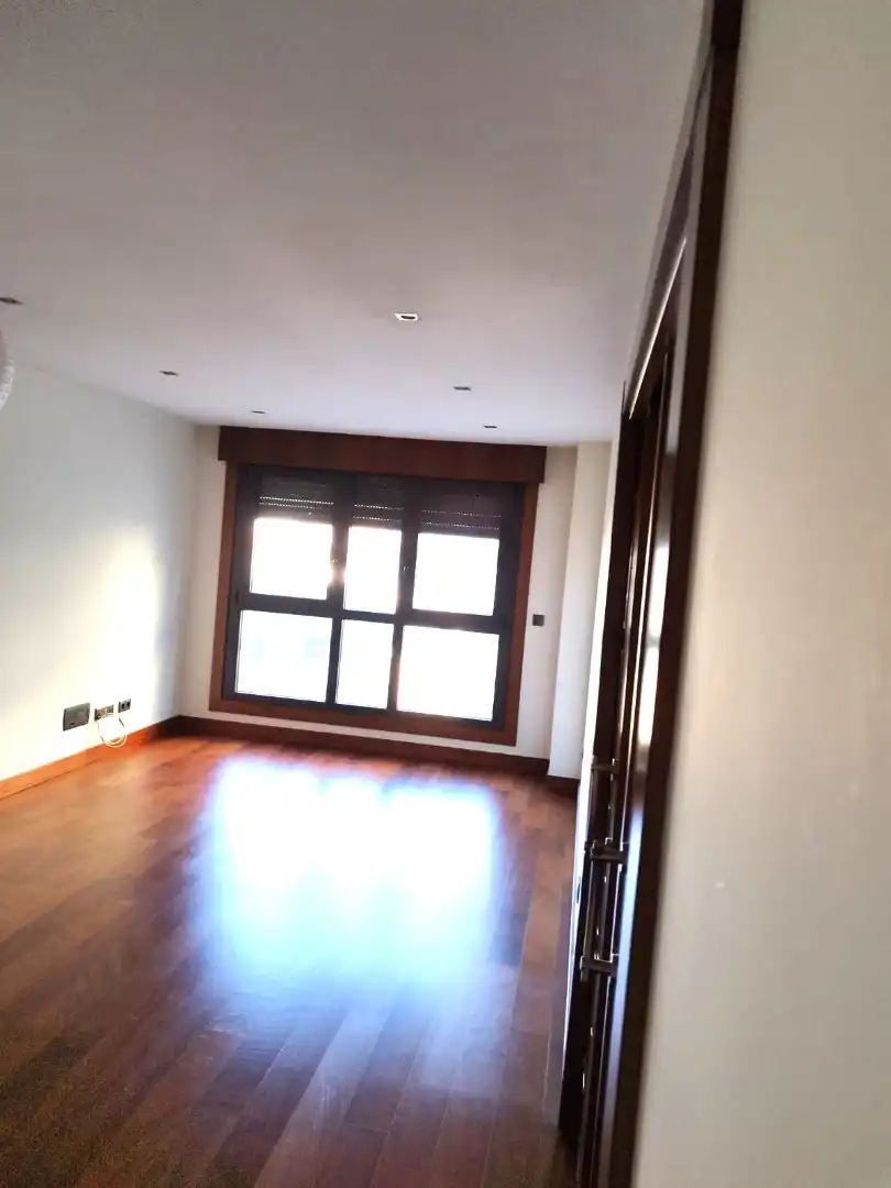Bedroom of Flat for rent in Vigo   with Parquet flooring