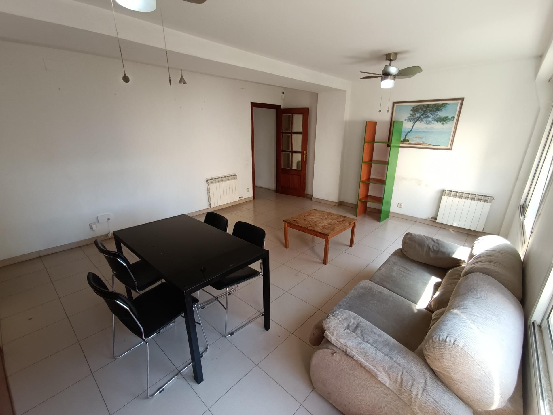 Living room of Flat for sale in L'Hospitalet de Llobregat  with Heating, Storage room and Alarm