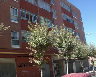 Exterior view of Flat for sale in Valladolid Capital  with Parquet flooring, Terrace and Storage room