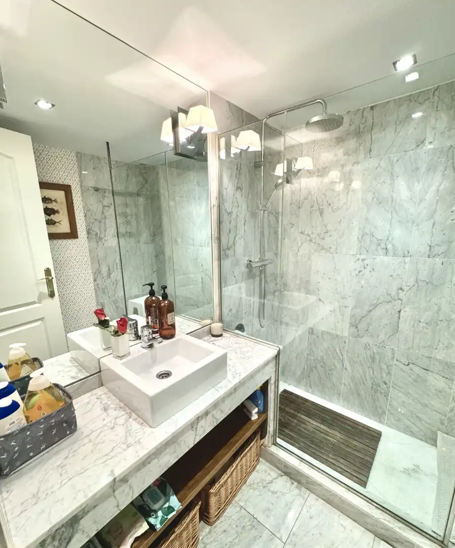 Bathroom of Ground floor for sale in Marbella  with Air Conditioner, Heating and Terrace
