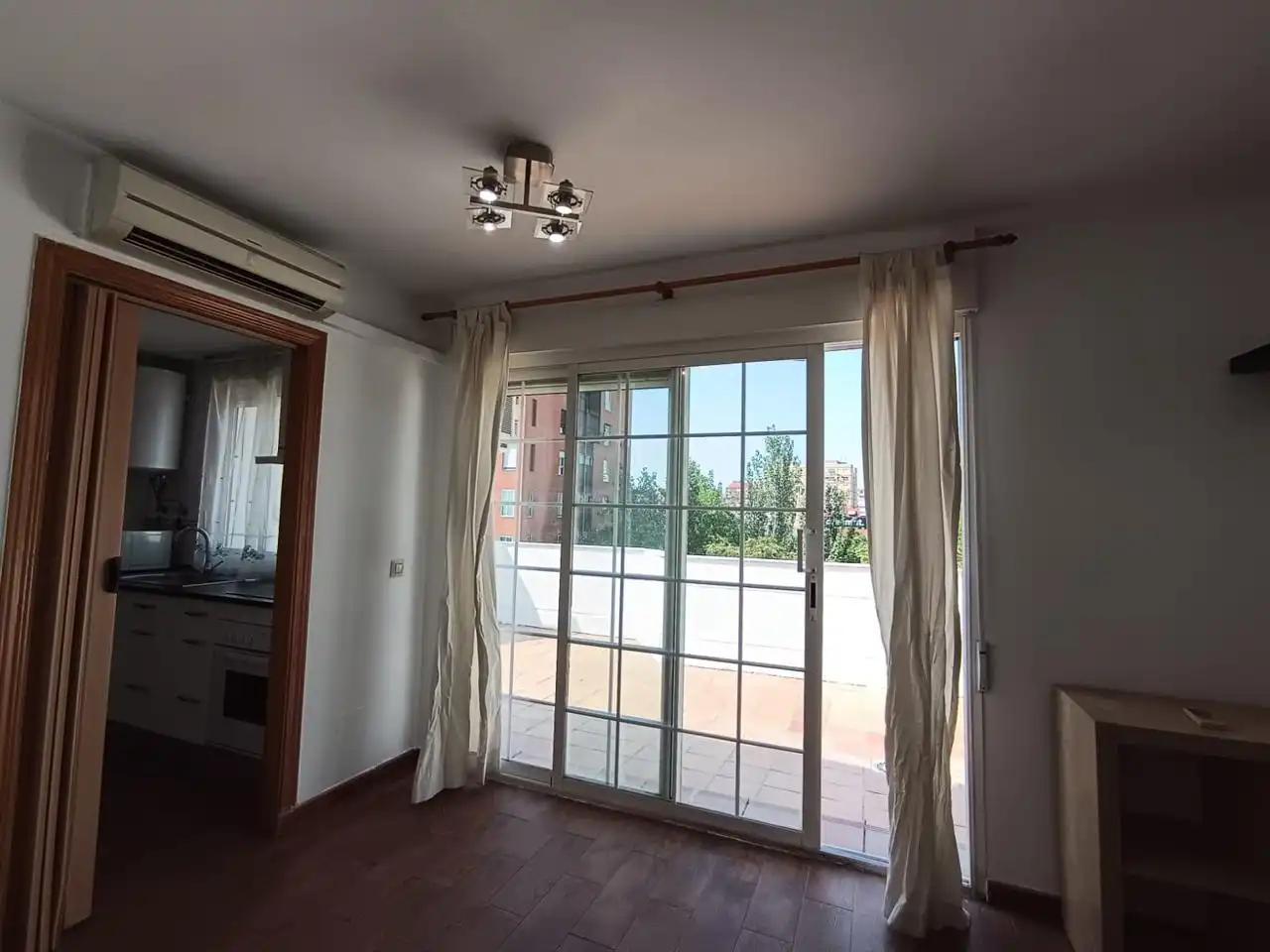 Habitación de Ático de alquiler en Madrid con Aire acondicionado, Calefacción y Terraza