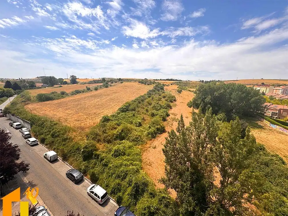 Apartamento en venta en Burgos con Calefacción y Trastero